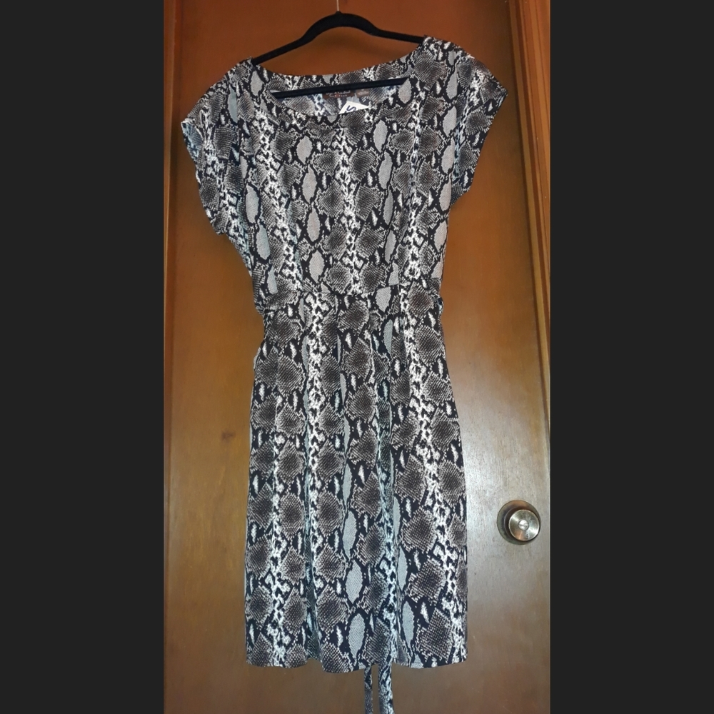 SOLD**Dress (with pockets!)